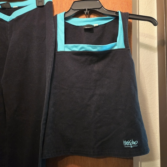 Mossimo cute work out outfit tiel&black top/bottom sz small - Picture 5 of 8